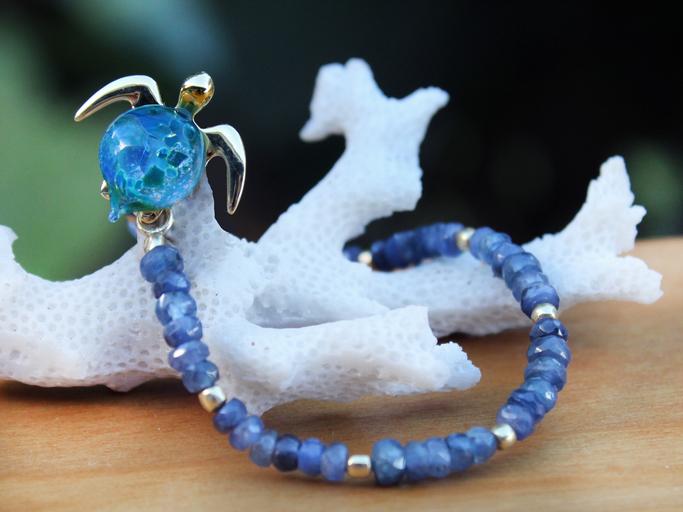 Akoni Sapphire Stretch Bracelet - goth18